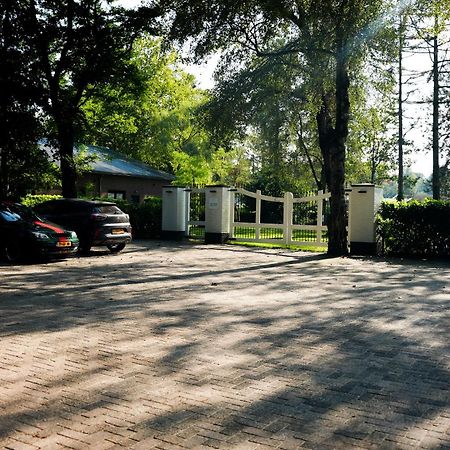 The Lodge Bed & Wellness Oisterwijk Sauna, Jacuzzi, Luxury Moergestel ภายนอก รูปภาพ