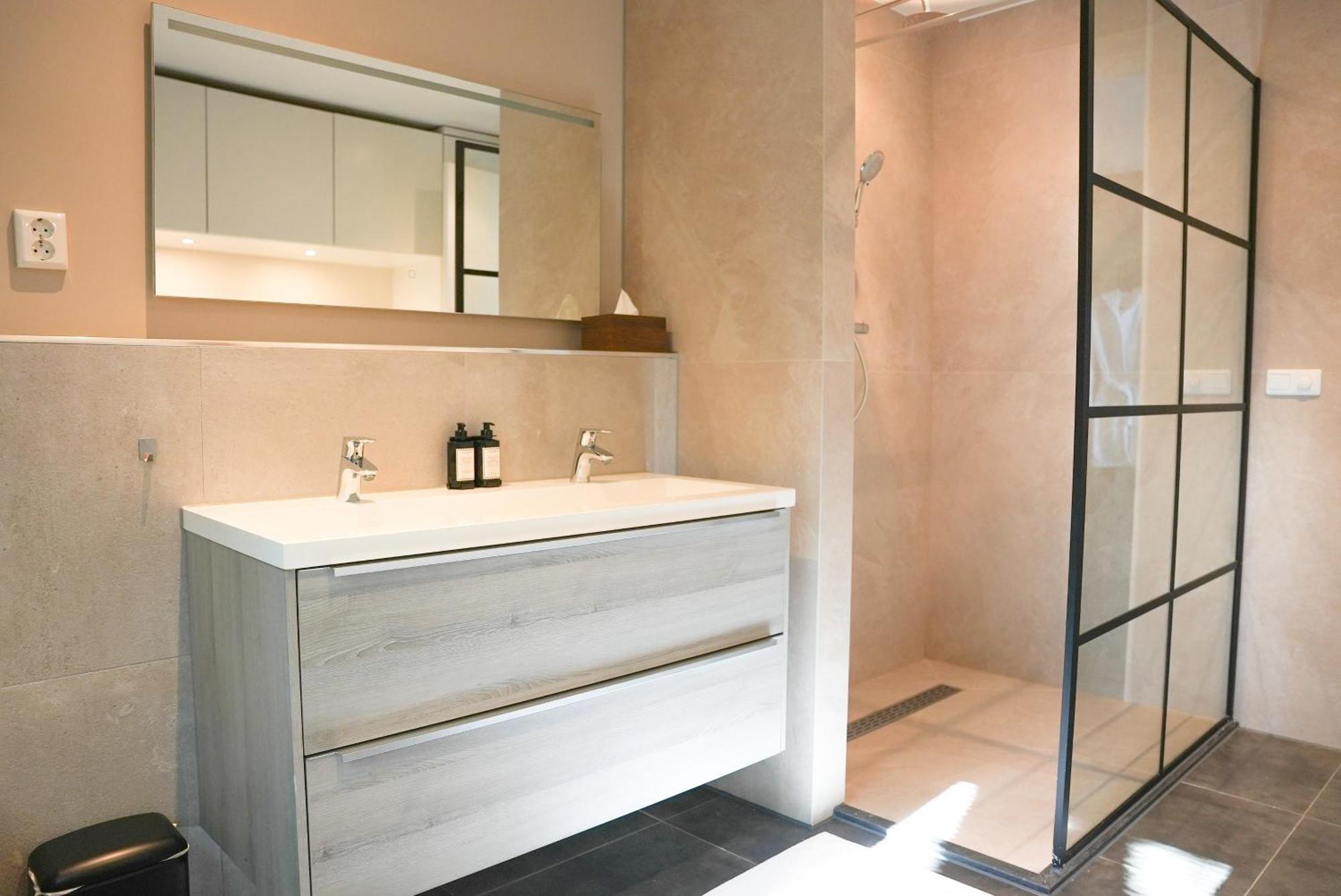 The Lodge Bed & Wellness Oisterwijk Sauna, Jacuzzi, Luxury Moergestel ภายนอก รูปภาพ